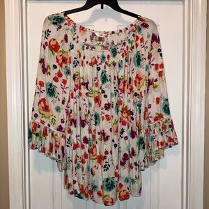 Terra & Sky, white with colored flowers, woman's top. Size 2x (20w-22w).